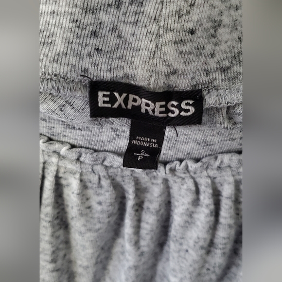 Express Size Small Gray Lightweight Skirt with Pockets - Picture 4 of 5